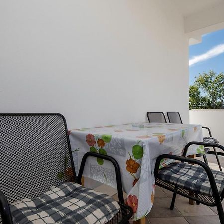 Apartments Stanicic Kampor Luaran gambar