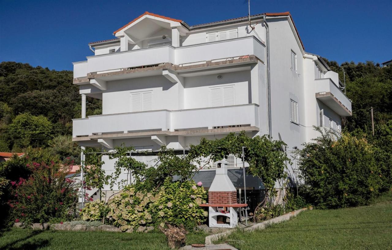 Apartments Stanicic Kampor Luaran gambar